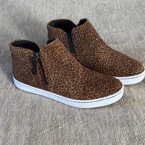 Clarks Brown Leopard High-Top Sneakers